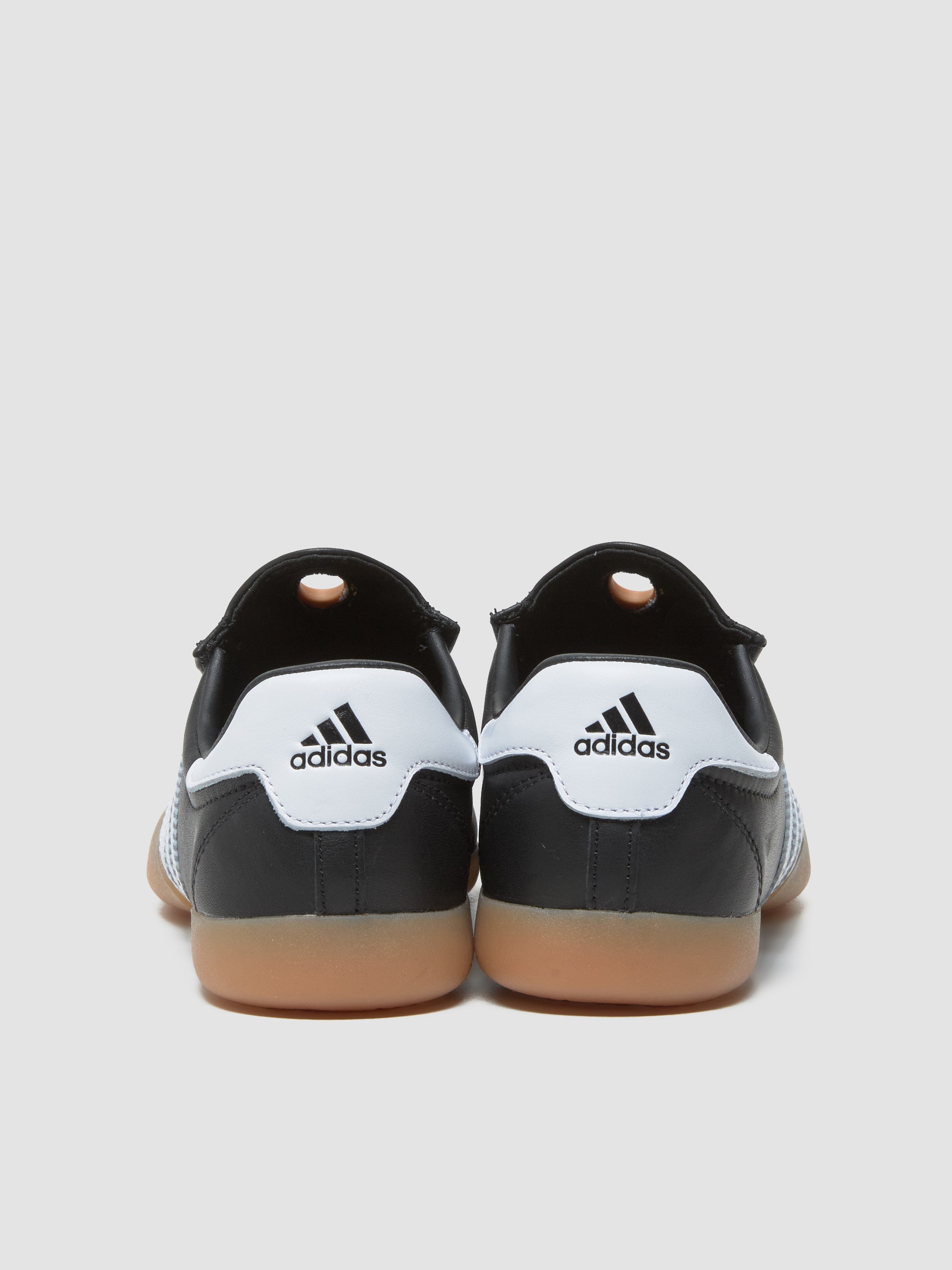 WMNS Taekwondo Mei Sneaker in Core Black & Cloud White