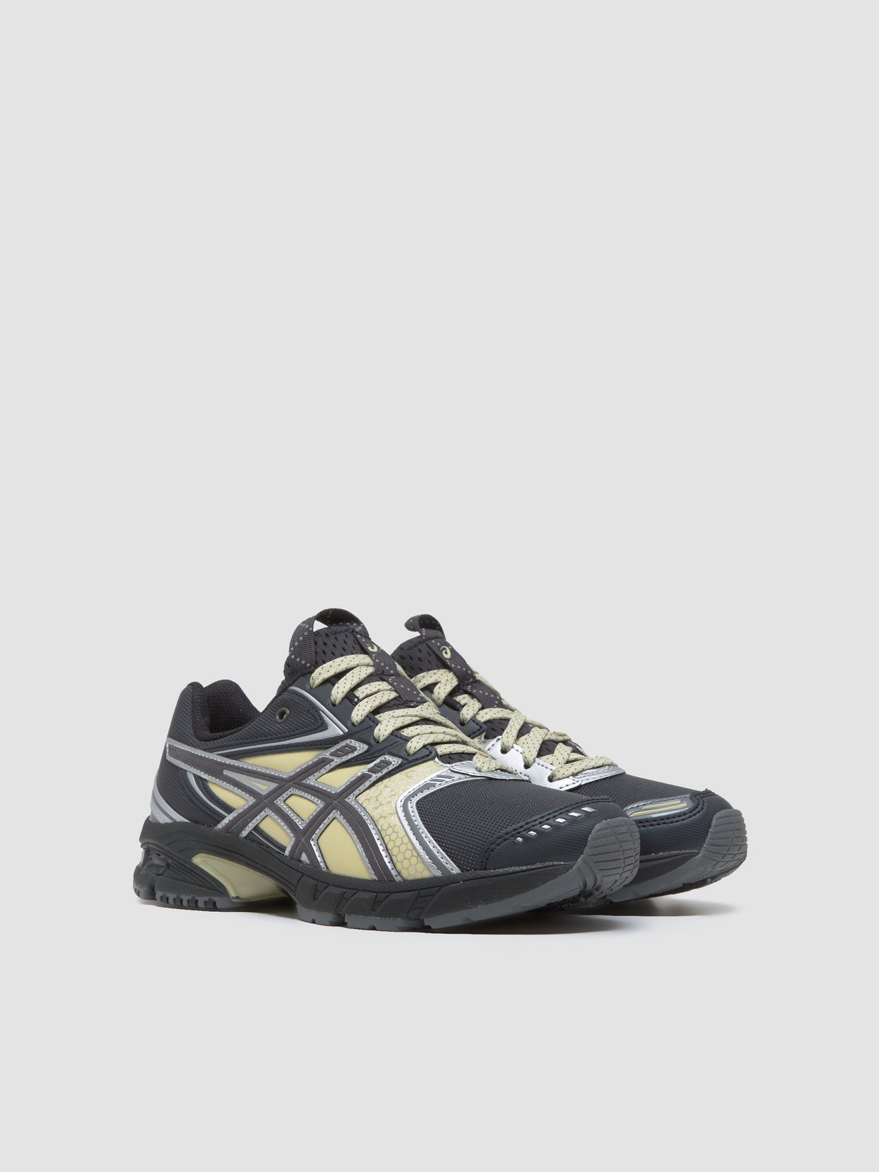 UB11-S GEL-DS TRAINER 14 Sneaker in Graphite Grey & Oyster White