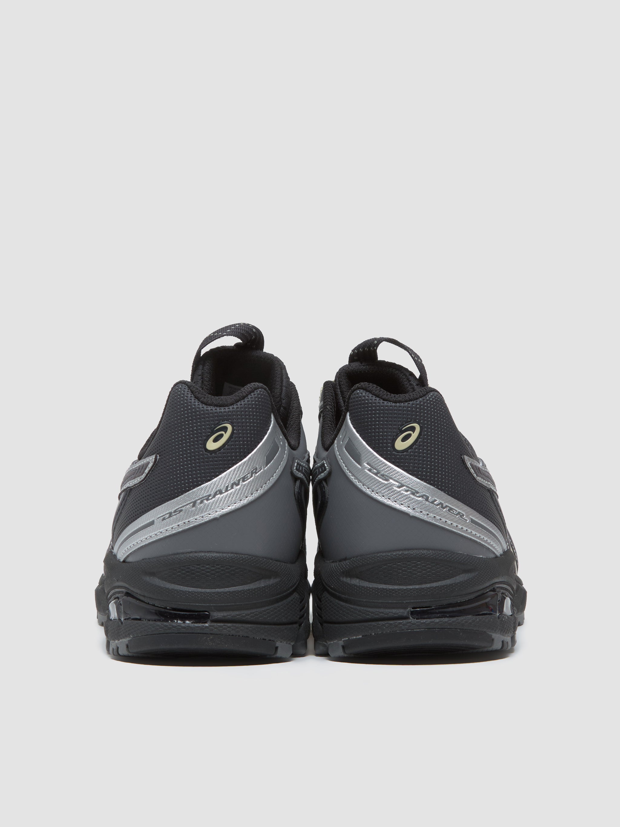 UB11-S GEL-DS TRAINER 14 Sneaker in Graphite Grey & Oyster White