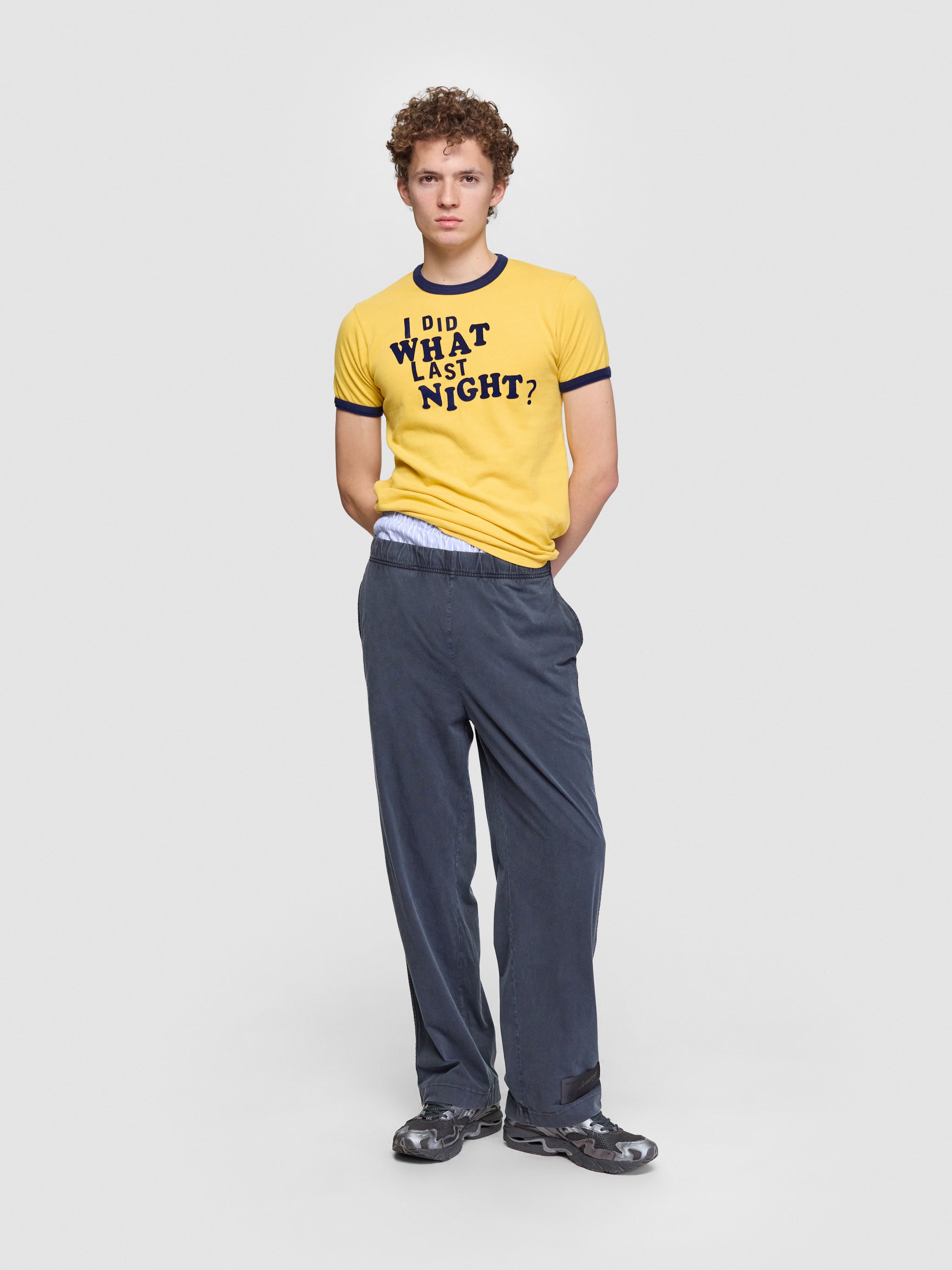 Flow Pants in Washed Black
