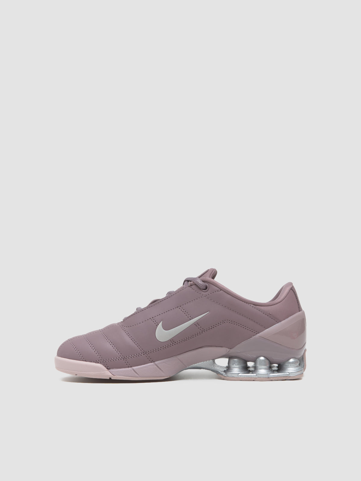 WMNS Total 90 Shox Magia Sneaker in Taupe Grey & Metallic Silver