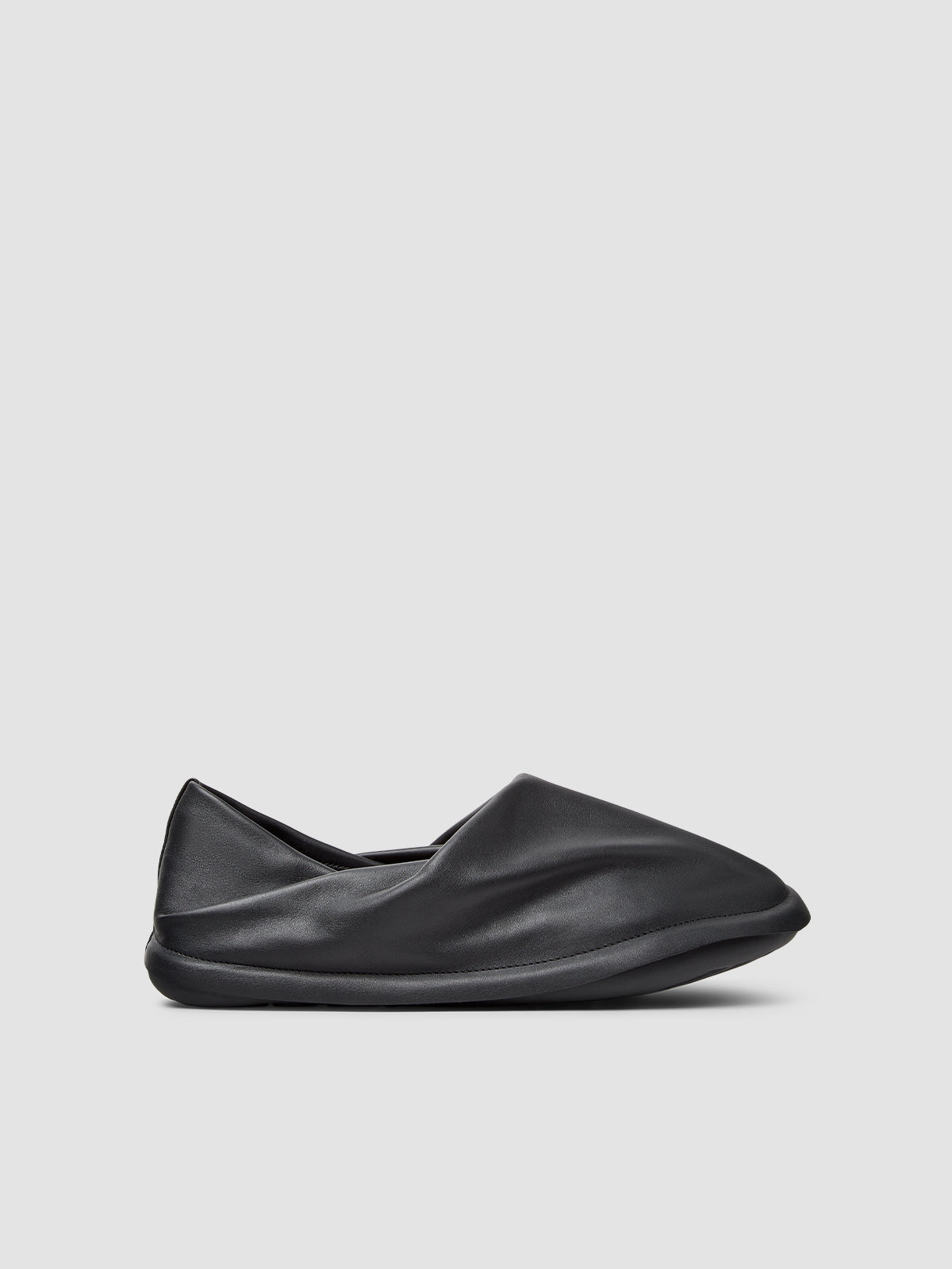 x Issey Miyake Men's Peu Form Shoes in Black