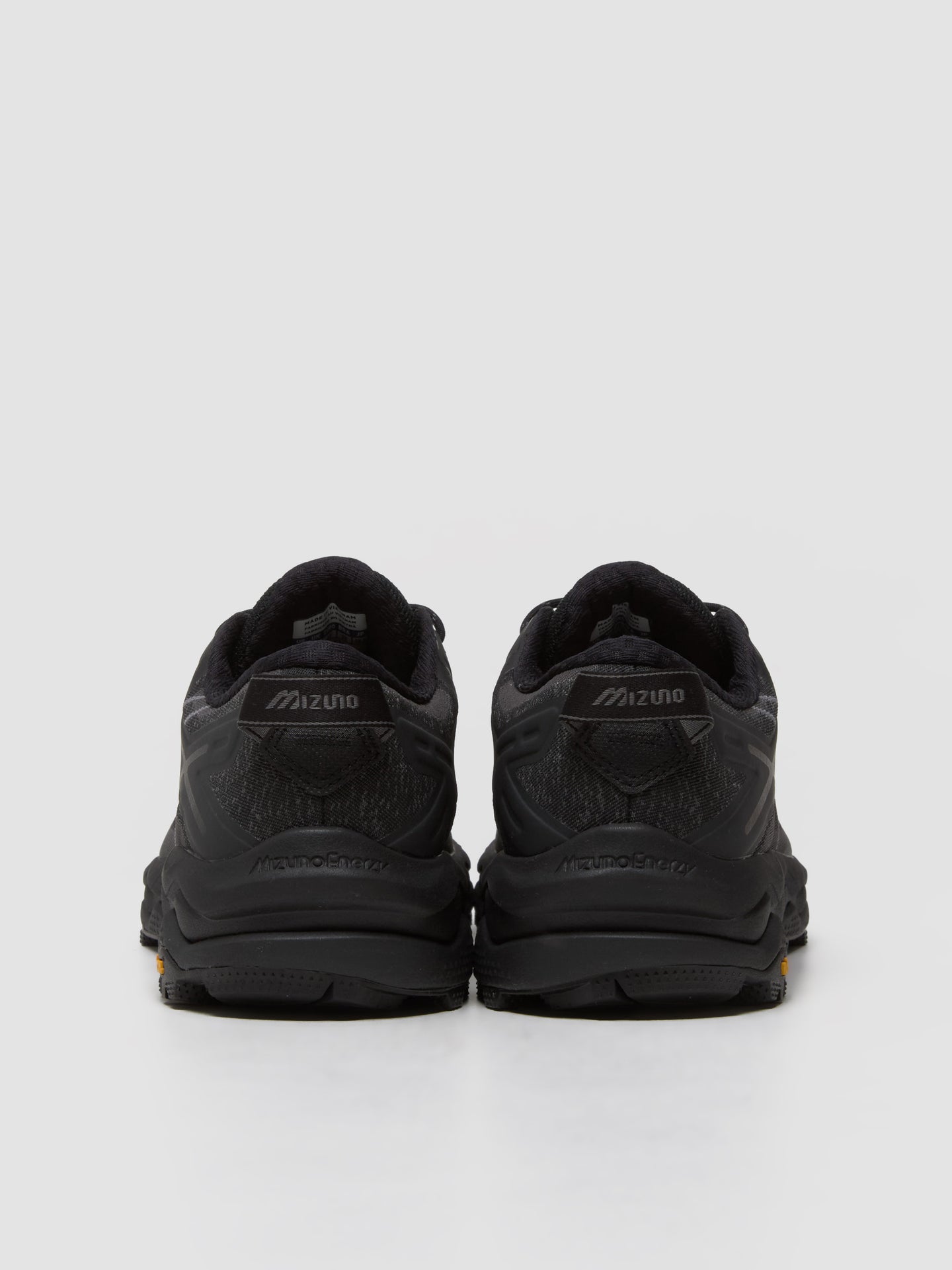Wave Mujin LS GTX Sneaker in Black & Black Sand