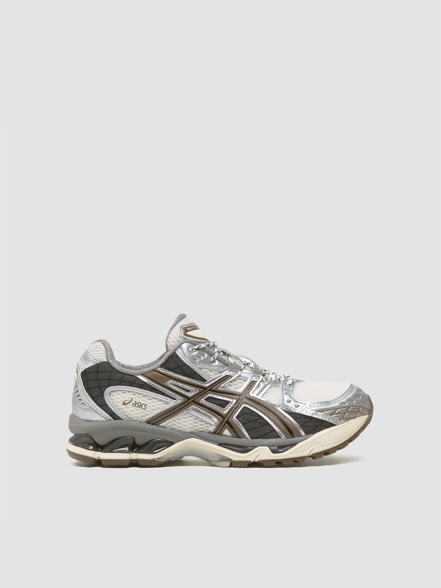 GEL-NIMBUS 10.1 Sneaker in Cream & Pure Silver