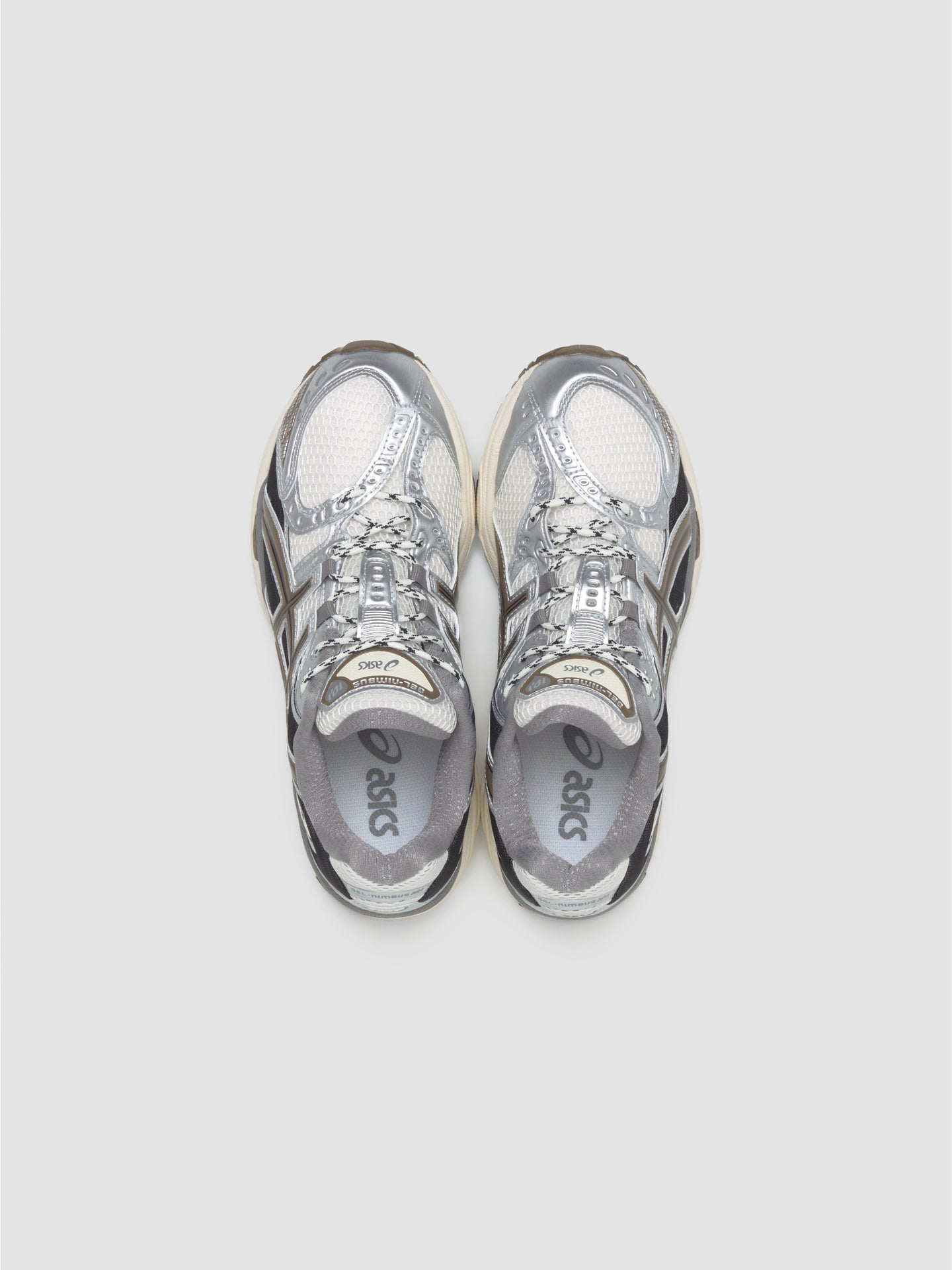 GEL-NIMBUS 10.1 Sneaker in Cream & Pure Silver