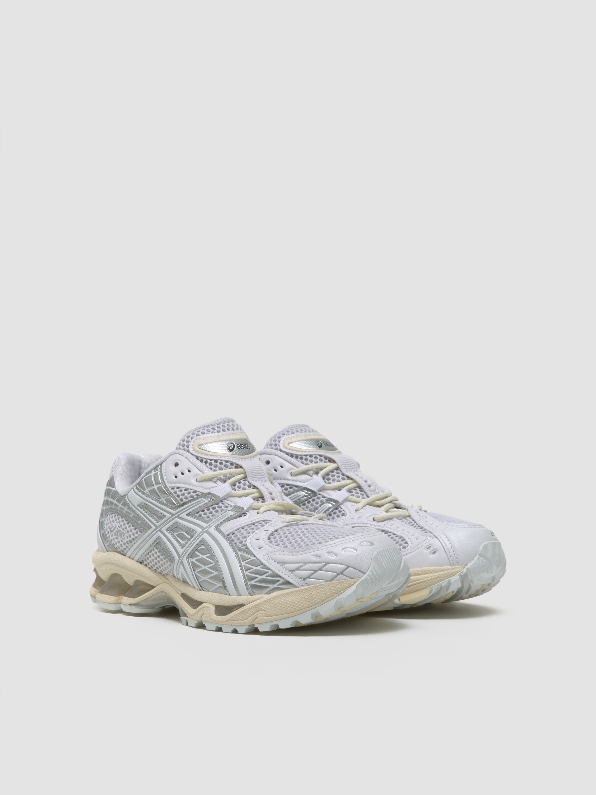 GEL-NIMBUS 10.1 Sneaker in White & Pure Silver