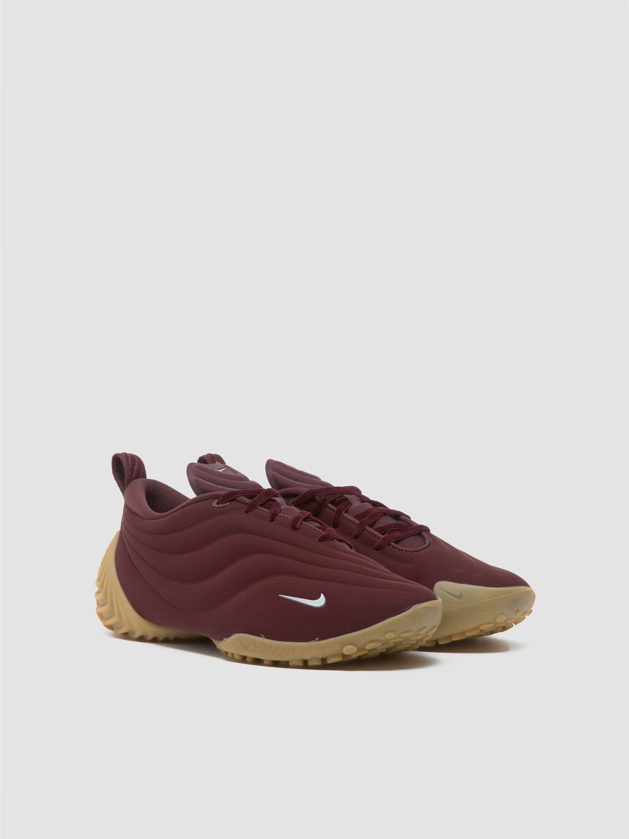 WMNS Astra Ultra Sneaker in Burgundy Crush & Metallic Silver