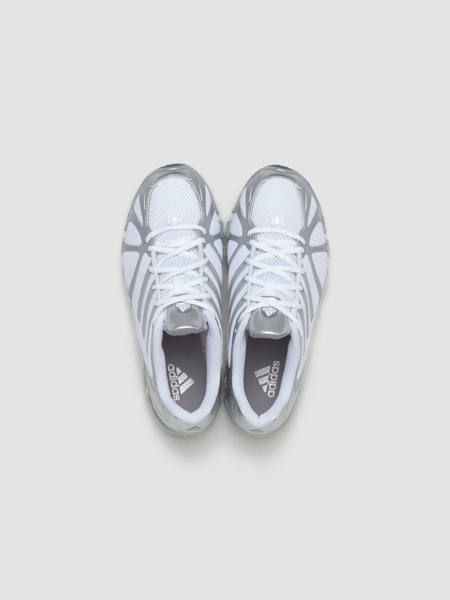 WMNS Mega Ghostride Sneaker in Silver & Silver Metallic