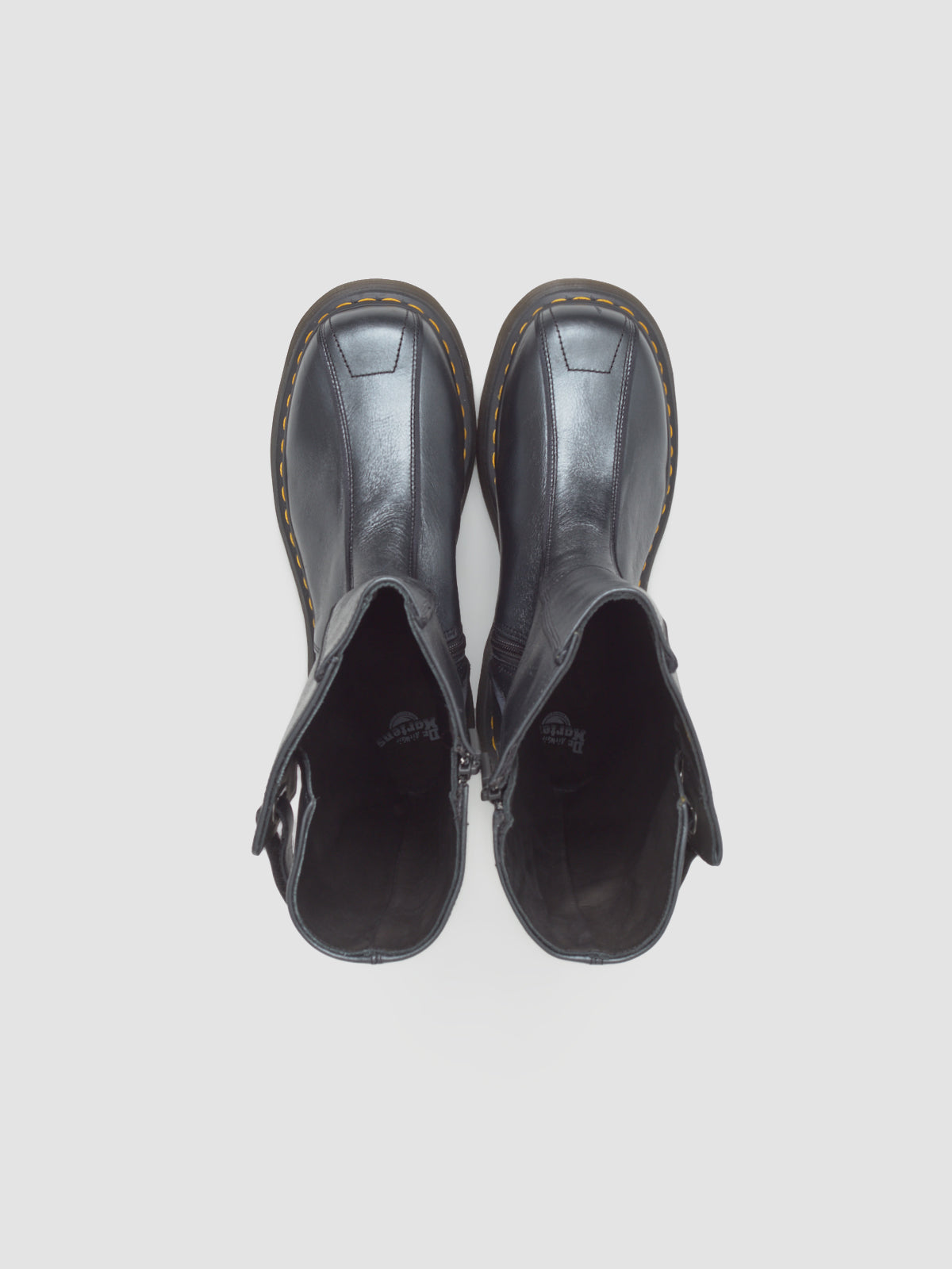 Buzz Hi Boots in Black