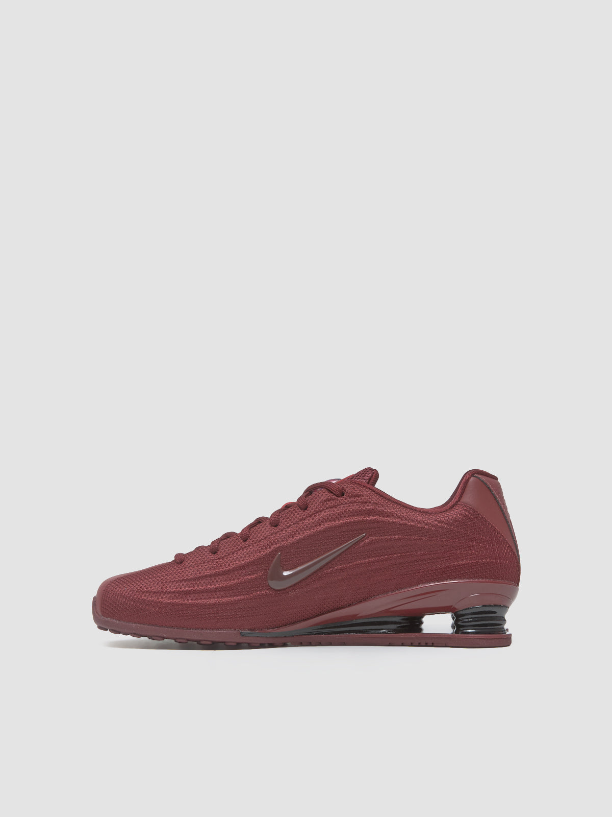 WMNS Shox Z Sneaker in Dark Team Red & Mystic Dates