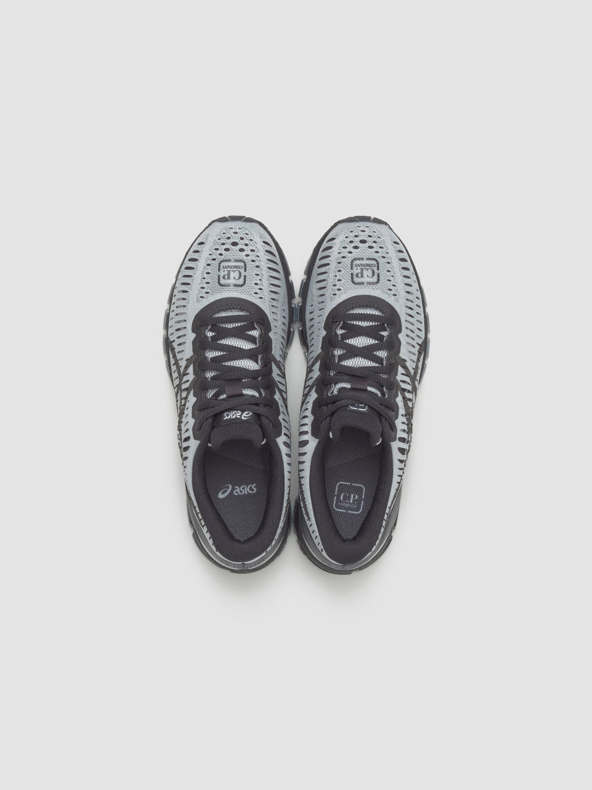 x C.P. Company GEL-QUANTUM 360 I Sneaker in Pure Silver & Caviar