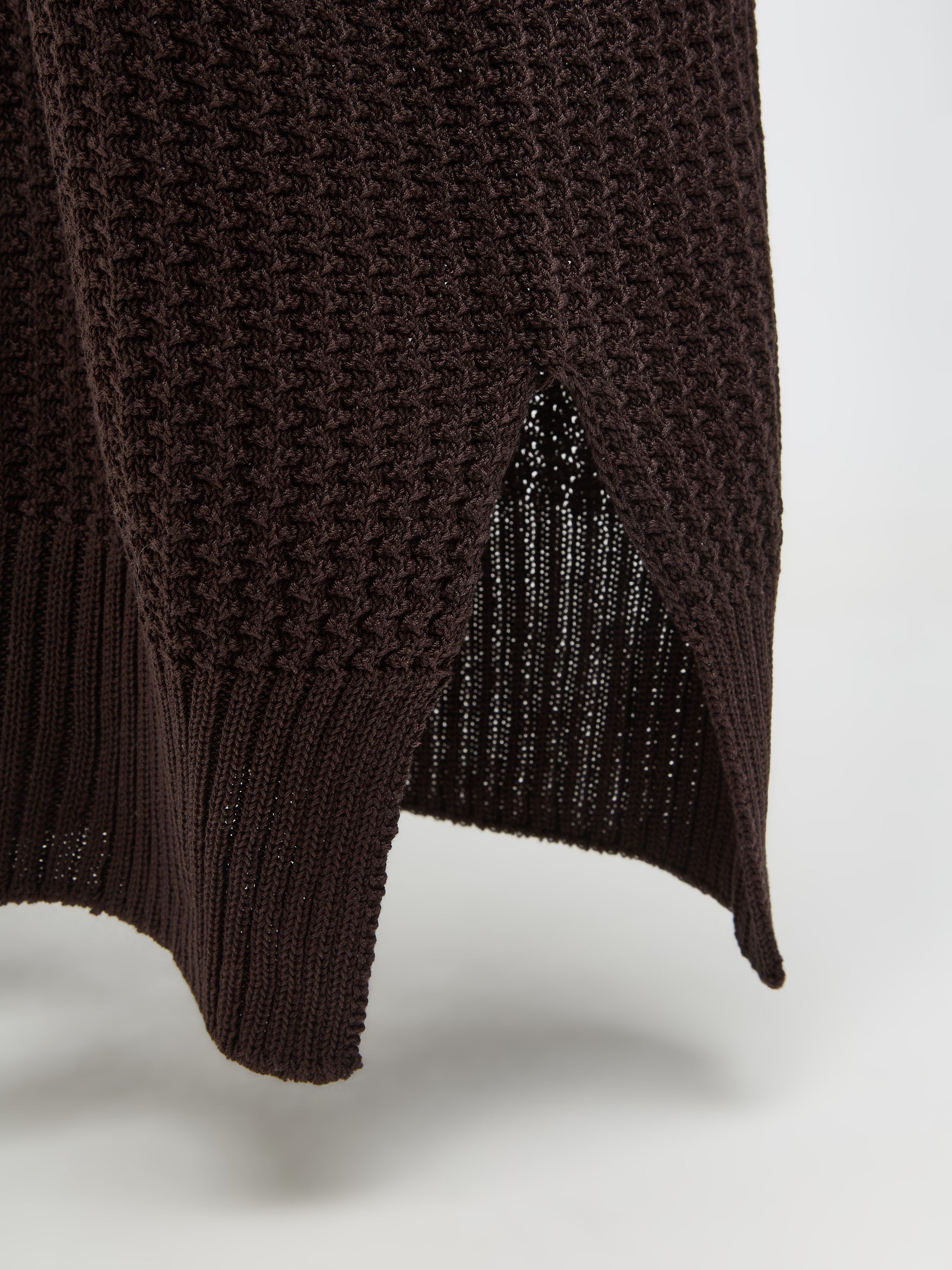 Common Knit Vest in Brown